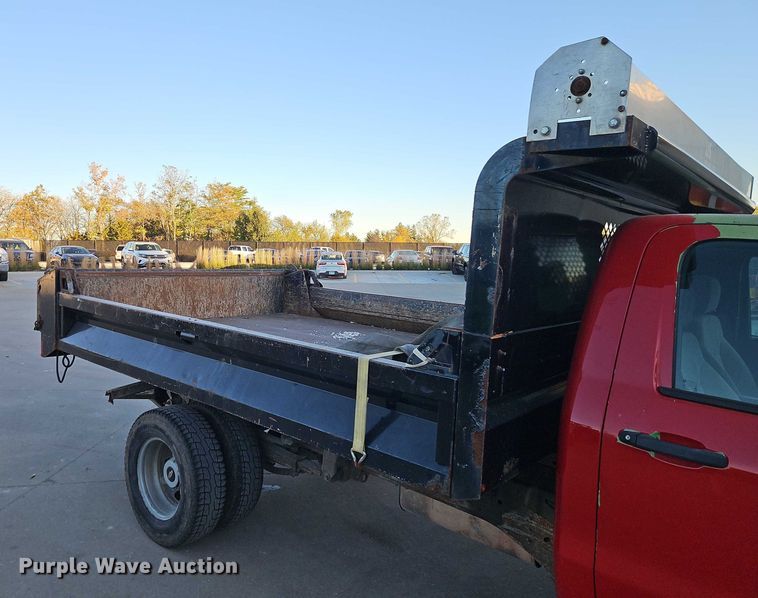 image for item EO4732 2015 Chevrolet Silverado 3500 dump bed pickup truck