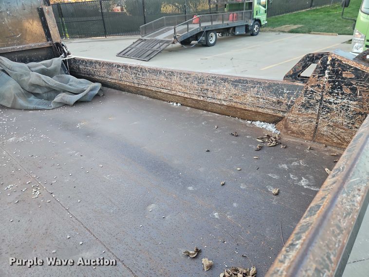 image for item EO4732 2015 Chevrolet Silverado 3500 dump bed pickup truck