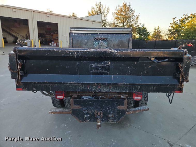 image for item EO4732 2015 Chevrolet Silverado 3500 dump bed pickup truck