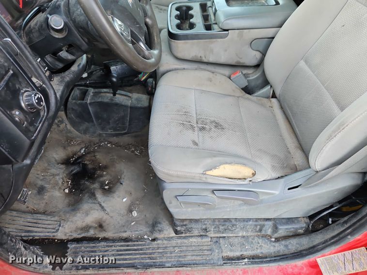 image for item EO4732 2015 Chevrolet Silverado 3500 dump bed pickup truck