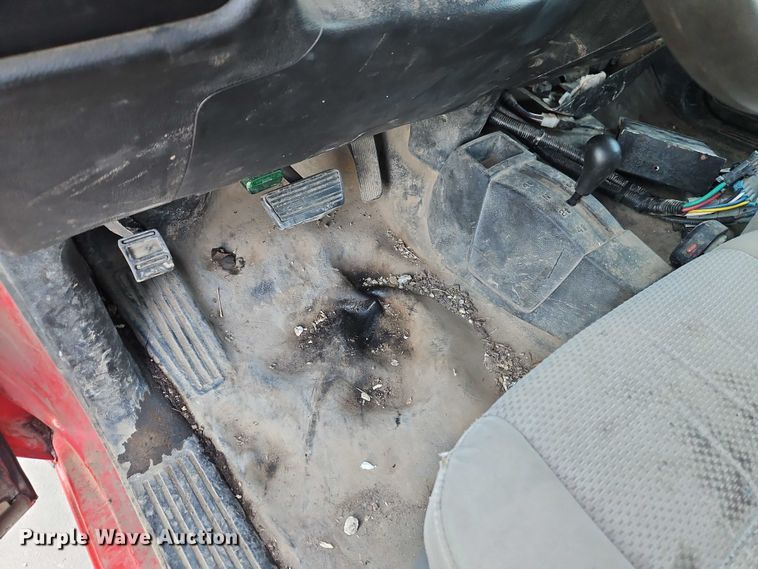 image for item EO4732 2015 Chevrolet Silverado 3500 dump bed pickup truck