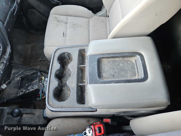 image for item EO4732 2015 Chevrolet Silverado 3500 dump bed pickup truck