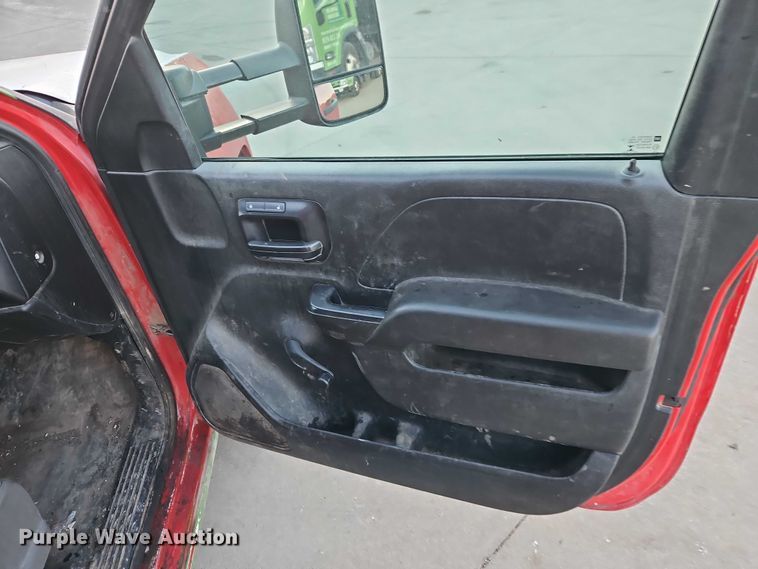 image for item EO4732 2015 Chevrolet Silverado 3500 dump bed pickup truck