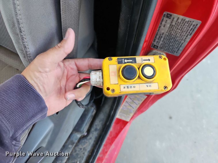 image for item EO4732 2015 Chevrolet Silverado 3500 dump bed pickup truck