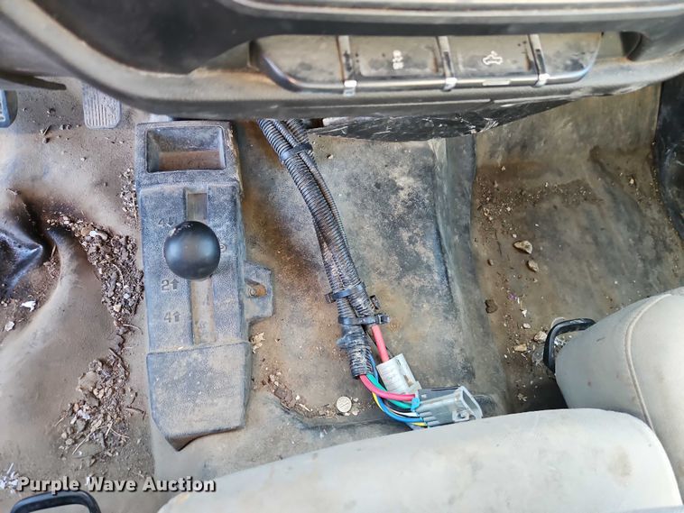 image for item EO4732 2015 Chevrolet Silverado 3500 dump bed pickup truck