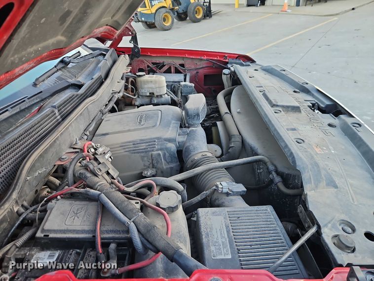 image for item EO4732 2015 Chevrolet Silverado 3500 dump bed pickup truck