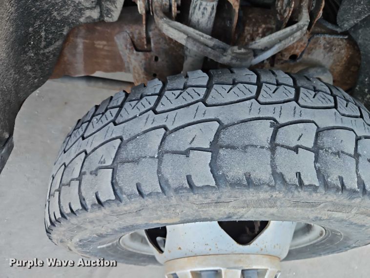 image for item EO4732 2015 Chevrolet Silverado 3500 dump bed pickup truck