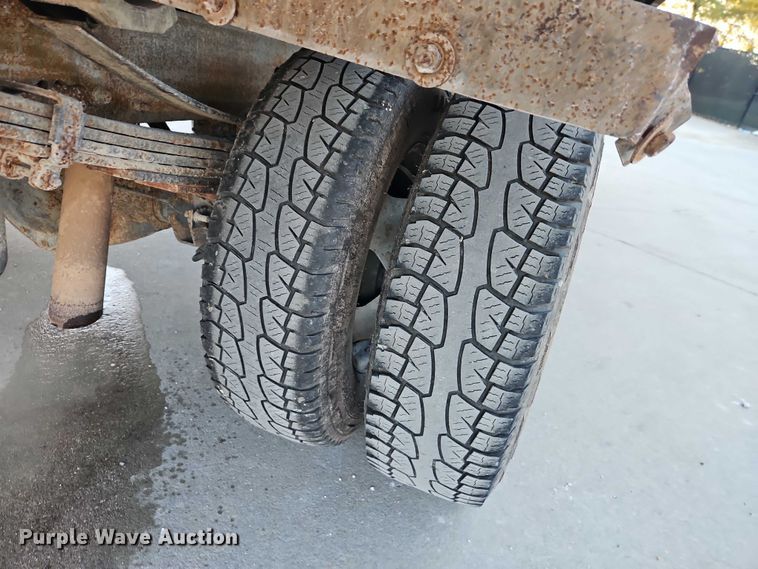 image for item EO4732 2015 Chevrolet Silverado 3500 dump bed pickup truck