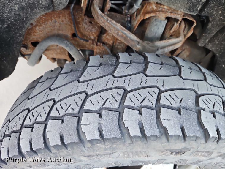 image for item EO4732 2015 Chevrolet Silverado 3500 dump bed pickup truck