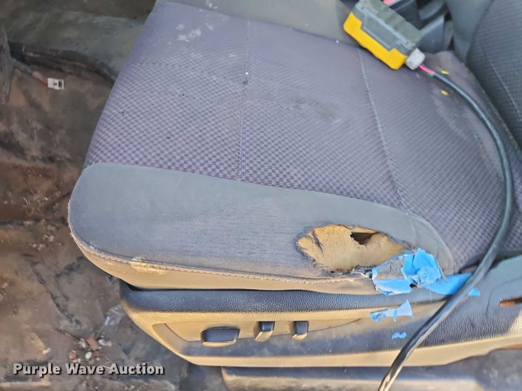 image for item EO4734 2016 Chevrolet Silverado 3500 dump bed pickup truck