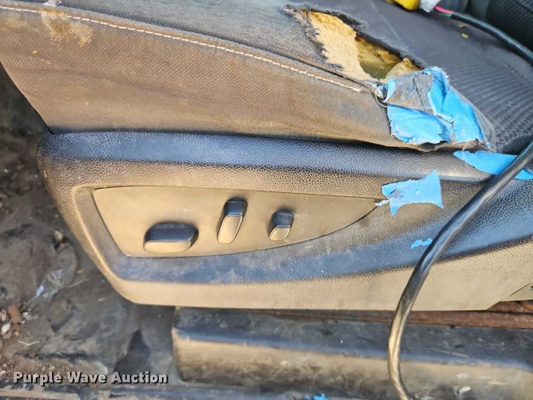 image for item EO4734 2016 Chevrolet Silverado 3500 dump bed pickup truck