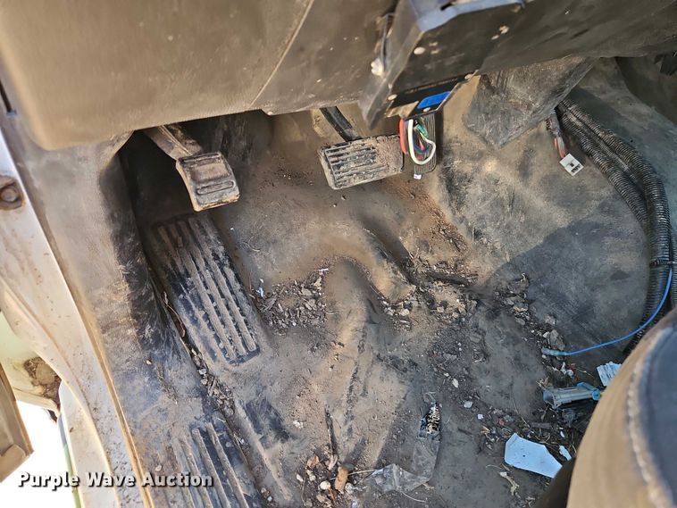 image for item EO4734 2016 Chevrolet Silverado 3500 dump bed pickup truck