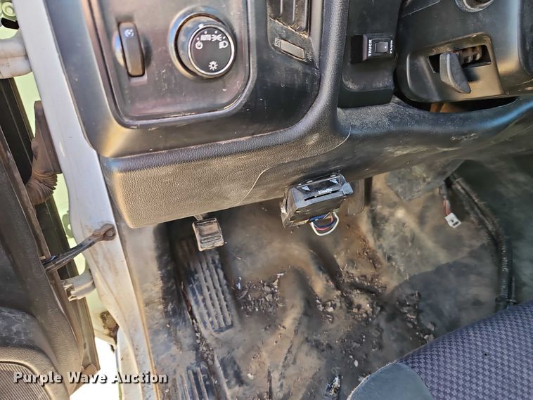 image for item EO4734 2016 Chevrolet Silverado 3500 dump bed pickup truck