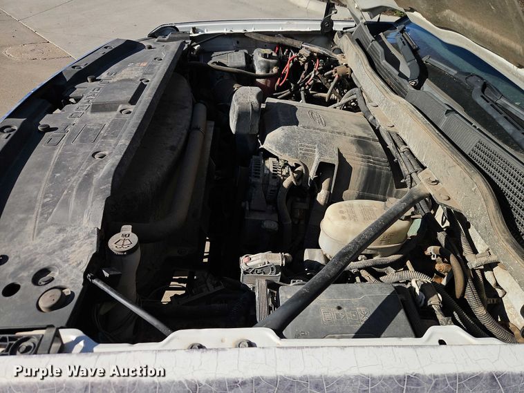 image for item EO4734 2016 Chevrolet Silverado 3500 dump bed pickup truck