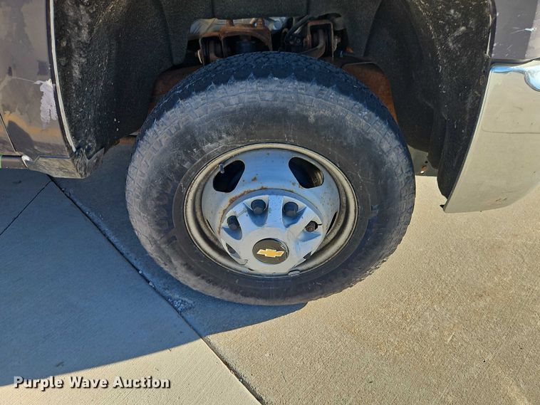 image for item EO4734 2016 Chevrolet Silverado 3500 dump bed pickup truck