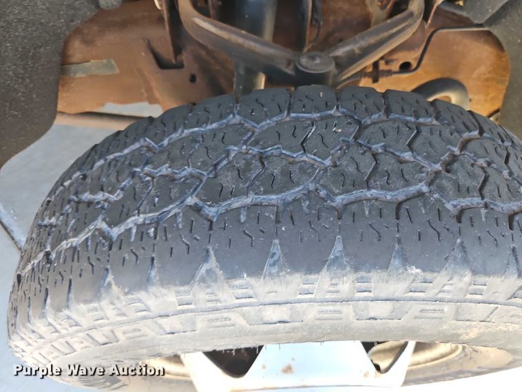 image for item EO4734 2016 Chevrolet Silverado 3500 dump bed pickup truck