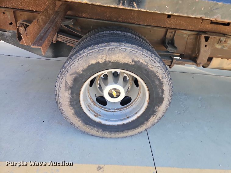 image for item EO4734 2016 Chevrolet Silverado 3500 dump bed pickup truck