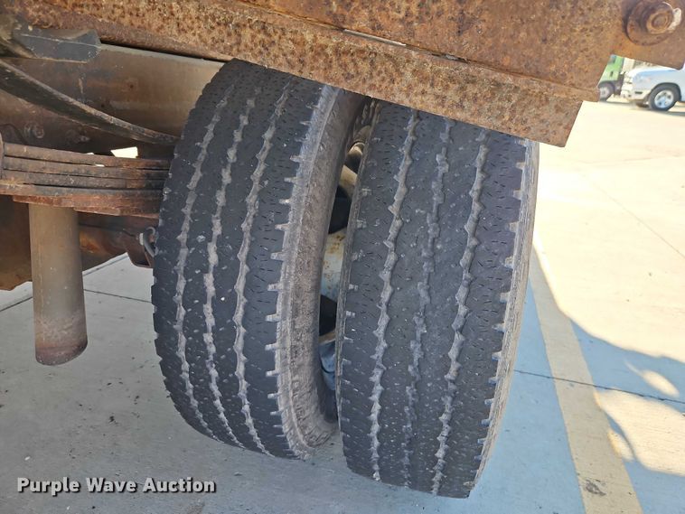 image for item EO4734 2016 Chevrolet Silverado 3500 dump bed pickup truck