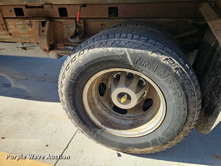 image for item EO4734 2016 Chevrolet Silverado 3500 dump bed pickup truck