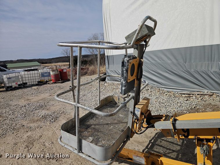 image for item EO7036 2015 Houlette 3632T boom lift