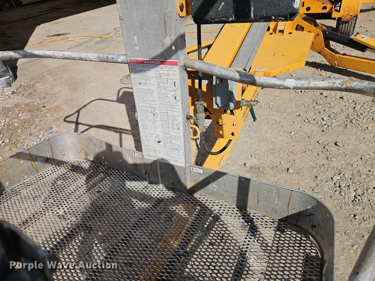 image for item EO7036 2015 Houlette 3632T boom lift