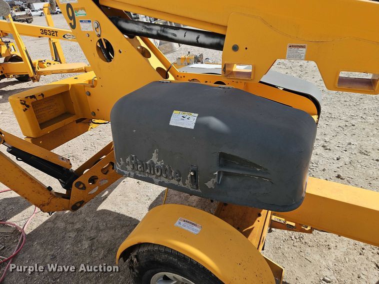 image for item EO7036 2015 Houlette 3632T boom lift