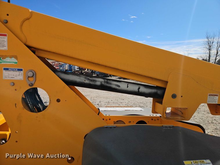 image for item EO7036 2015 Houlette 3632T boom lift