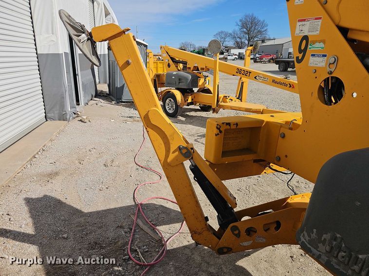 image for item EO7036 2015 Houlette 3632T boom lift