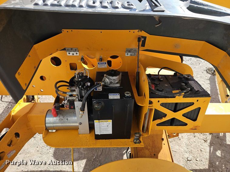 image for item EO7036 2015 Houlette 3632T boom lift