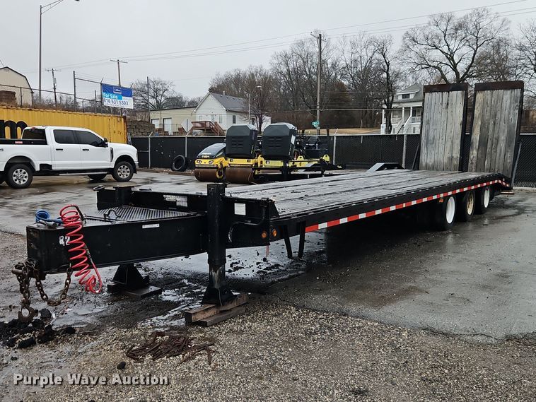 image for item EO7059 2019 Kaufman Trailers equipment trailer