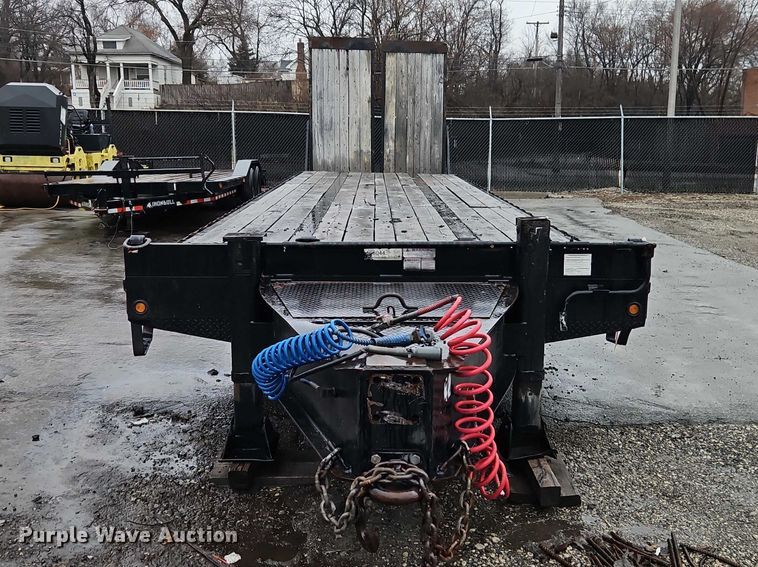 image for item EO7059 2019 Kaufman Trailers equipment trailer