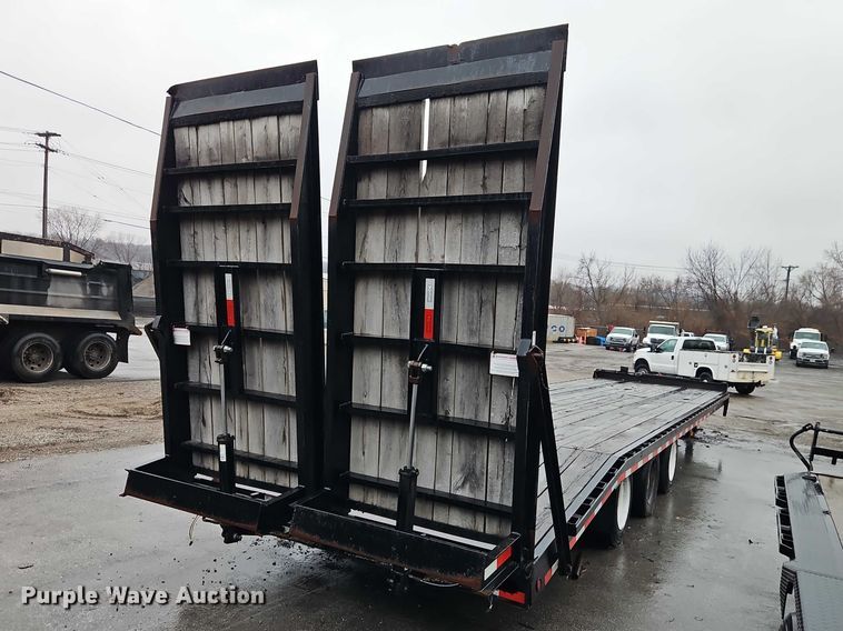 image for item EO7059 2019 Kaufman Trailers equipment trailer