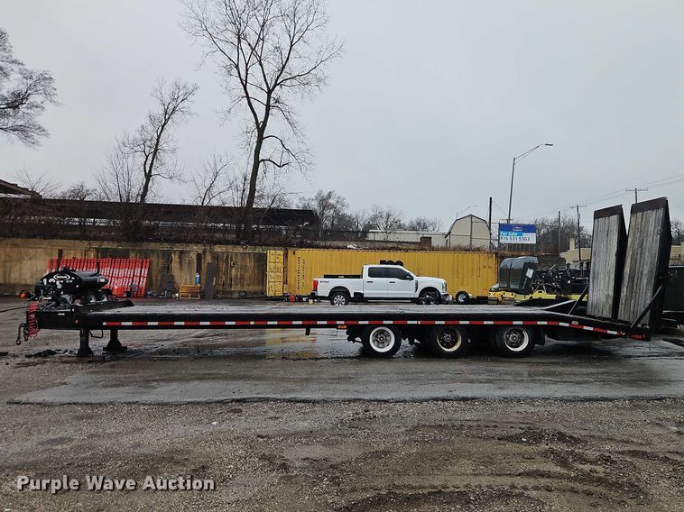 image for item EO7059 2019 Kaufman Trailers equipment trailer