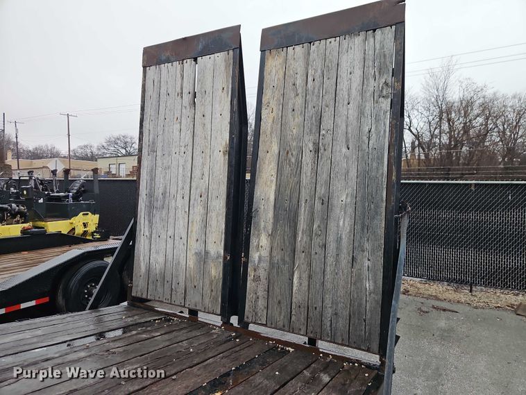 image for item EO7059 2019 Kaufman Trailers equipment trailer