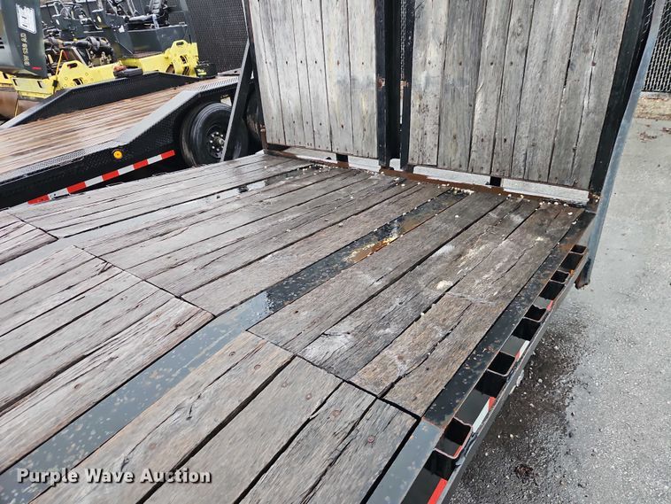 image for item EO7059 2019 Kaufman Trailers equipment trailer