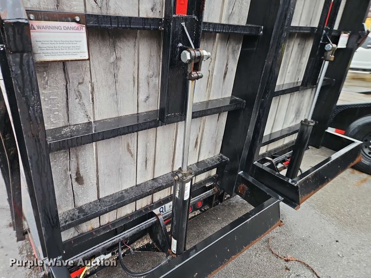 image for item EO7059 2019 Kaufman Trailers equipment trailer