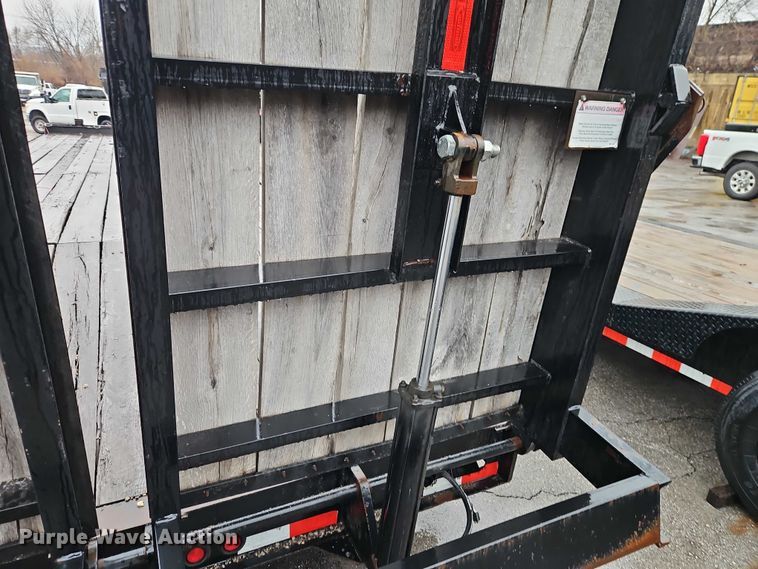 image for item EO7059 2019 Kaufman Trailers equipment trailer