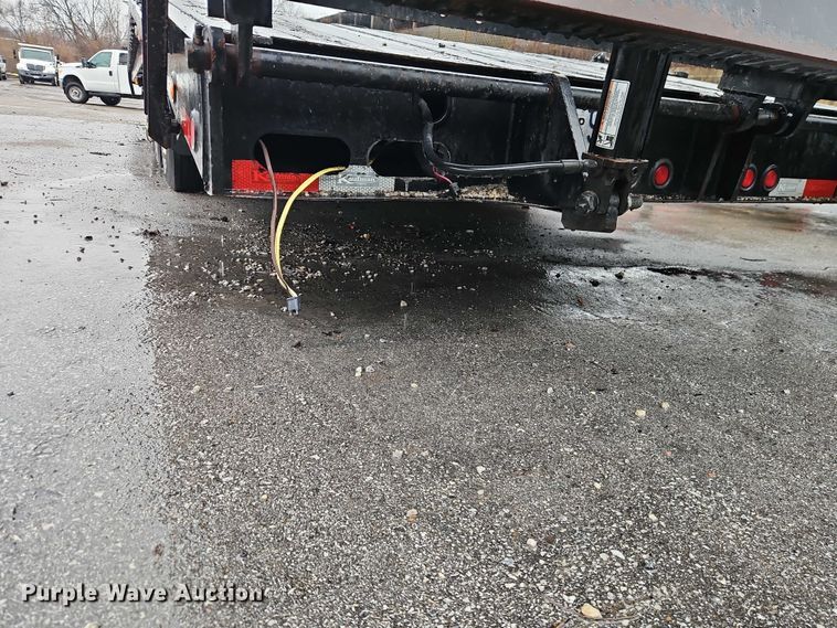 image for item EO7059 2019 Kaufman Trailers equipment trailer