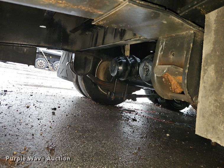 image for item EO7059 2019 Kaufman Trailers equipment trailer