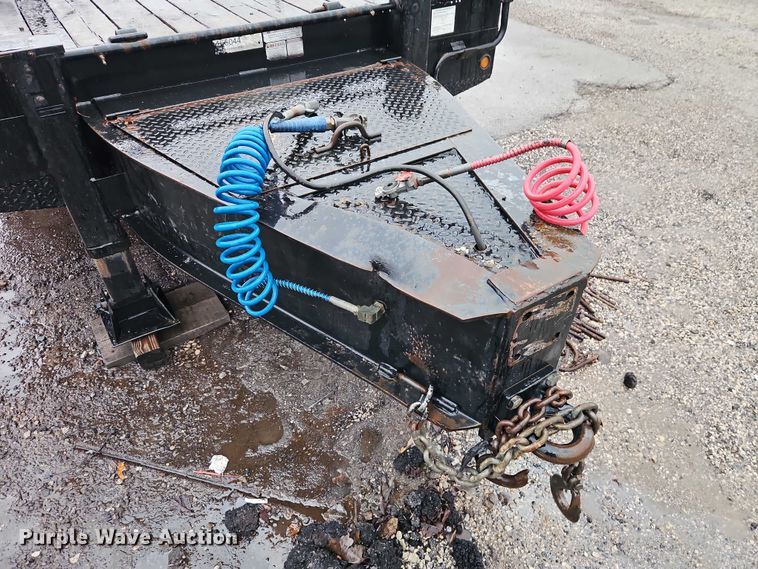 image for item EO7059 2019 Kaufman Trailers equipment trailer