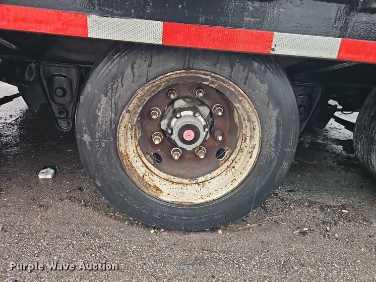 image for item EO7059 2019 Kaufman Trailers equipment trailer