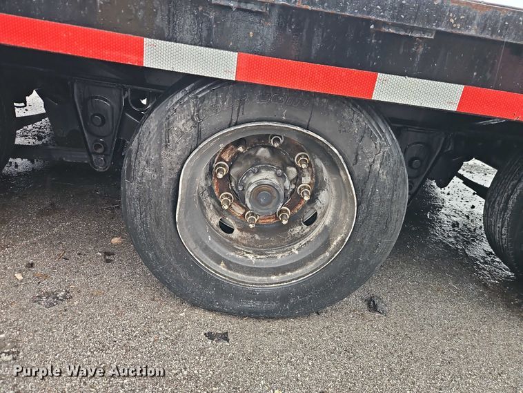 image for item EO7059 2019 Kaufman Trailers equipment trailer