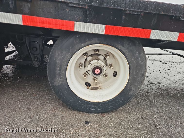 image for item EO7059 2019 Kaufman Trailers equipment trailer