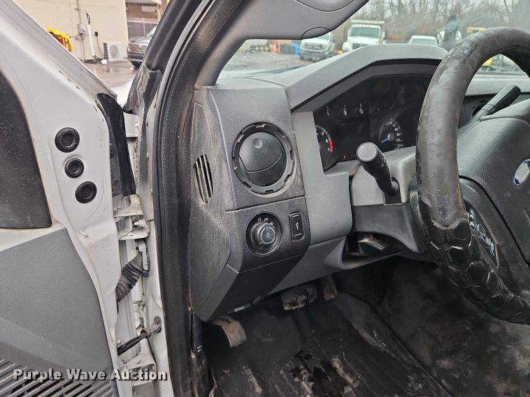 image for item EO7061 2012 Ford F350 Super Duty Utility Bed Pickup