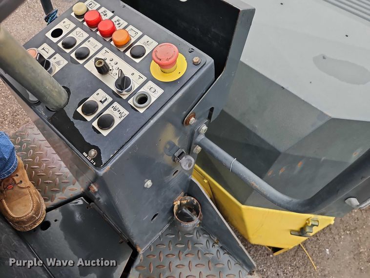 image for item EO7062 2006 Bomag BW138AC combination vibratory roller