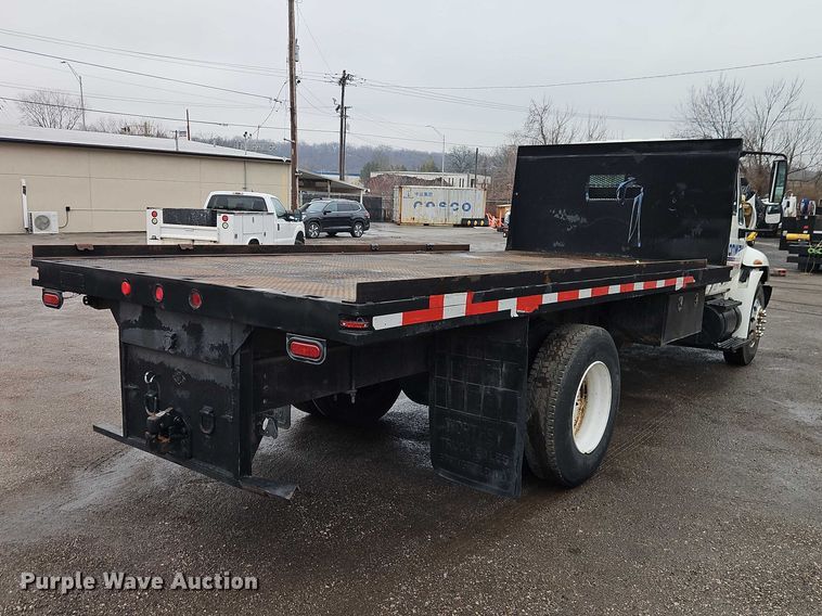 image for item EO7065 2009 International 4300 flatbed truck