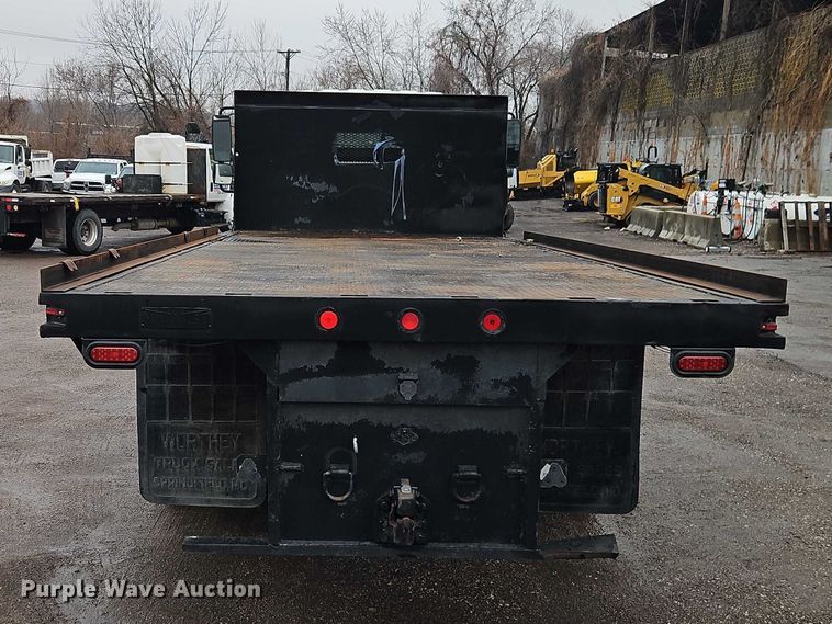 image for item EO7065 2009 International 4300 flatbed truck