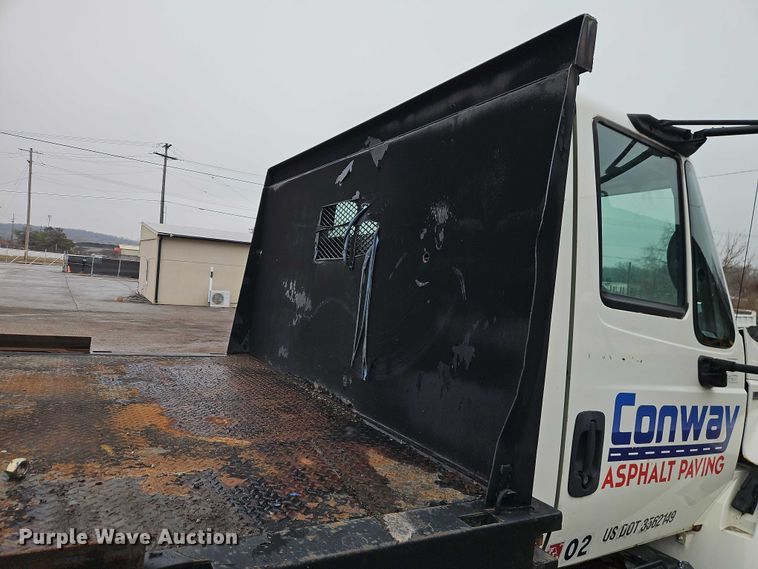 image for item EO7065 2009 International 4300 flatbed truck