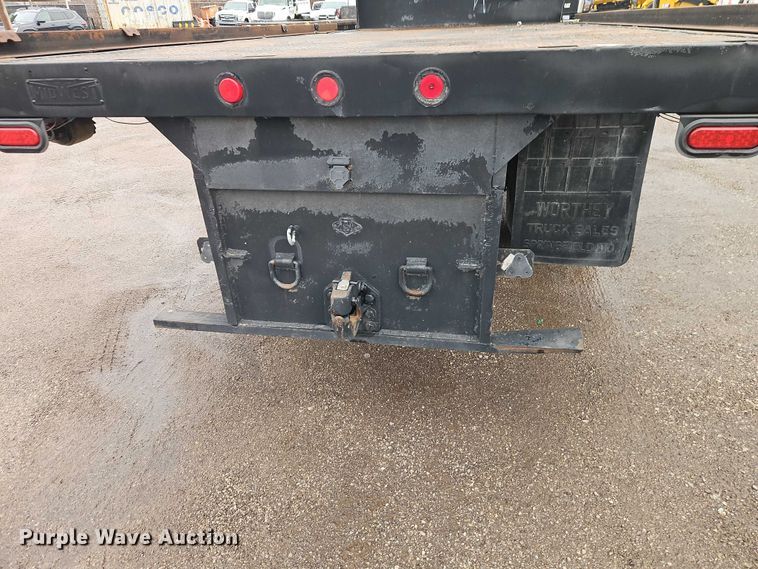 image for item EO7065 2009 International 4300 flatbed truck