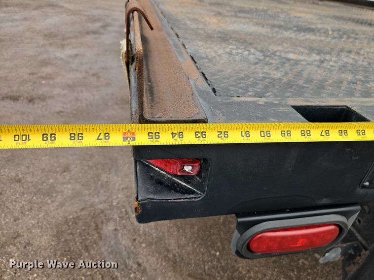 image for item EO7065 2009 International 4300 flatbed truck